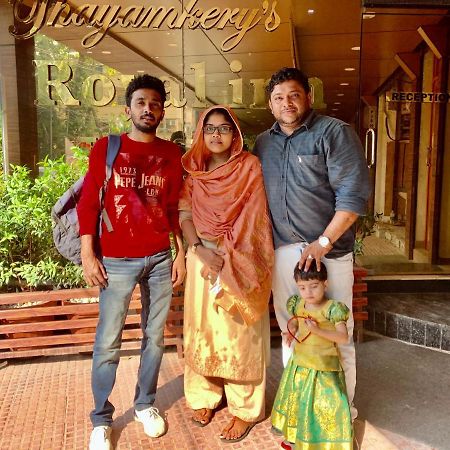 Thayamkery'S Royal Inn Kochi Extérieur photo